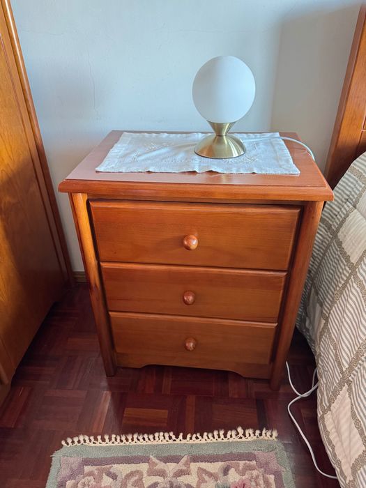 Mobilia Quarto Casal Completa com Roupeiro