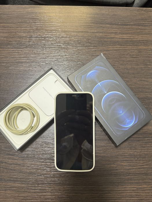 Продам свій айфон  Apple 12 pro , 256 gb