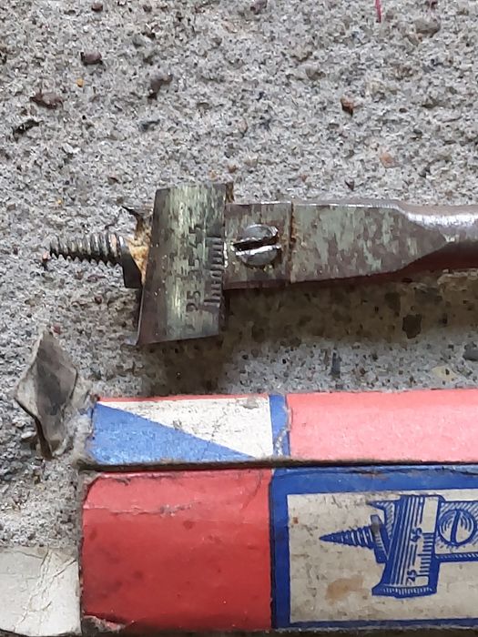 Wiertlo świder do drewna nastawny.