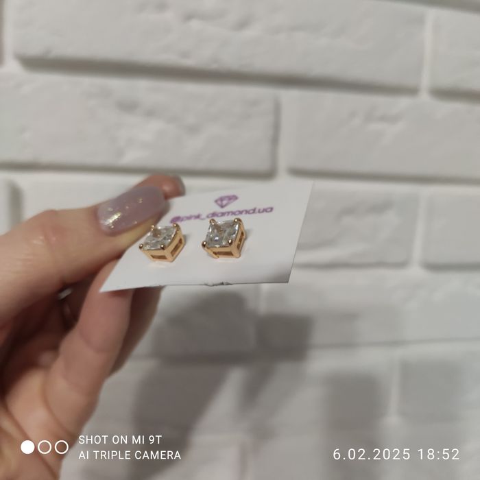 Сережки гвоздики.