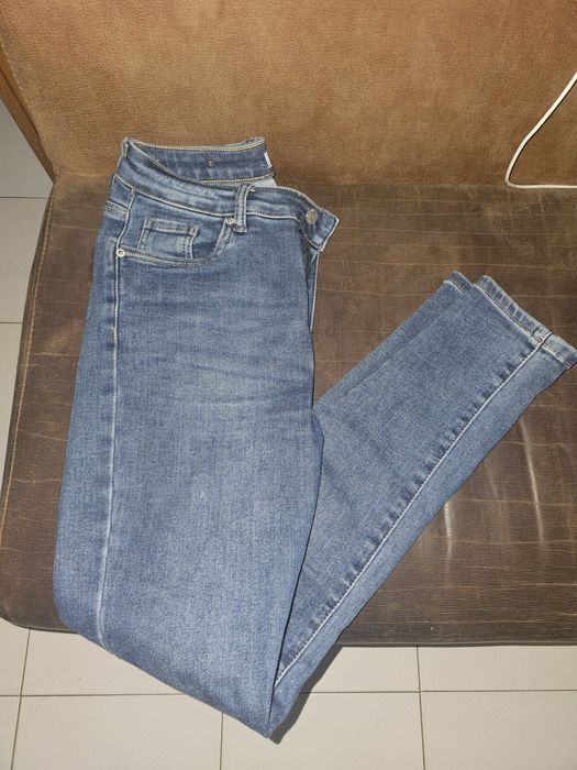 Calça Skinny como nova