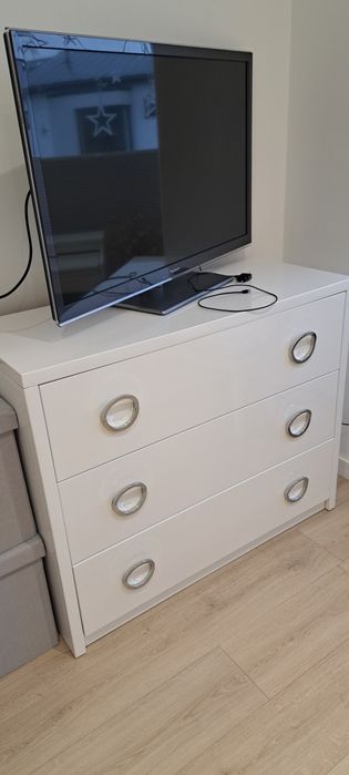 Szafki nocne i komoda komplet