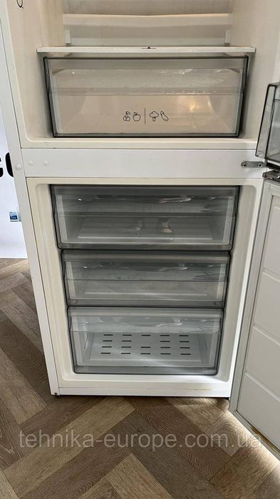 Продам холодильник під ремонт