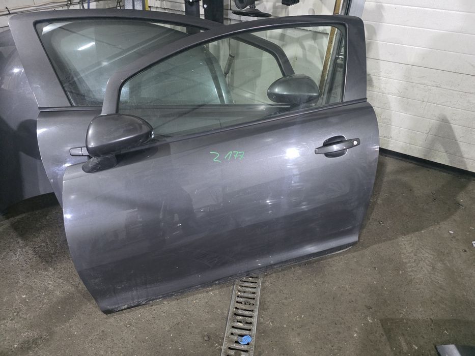 Corsa d Drzwi  lewe z177 3d