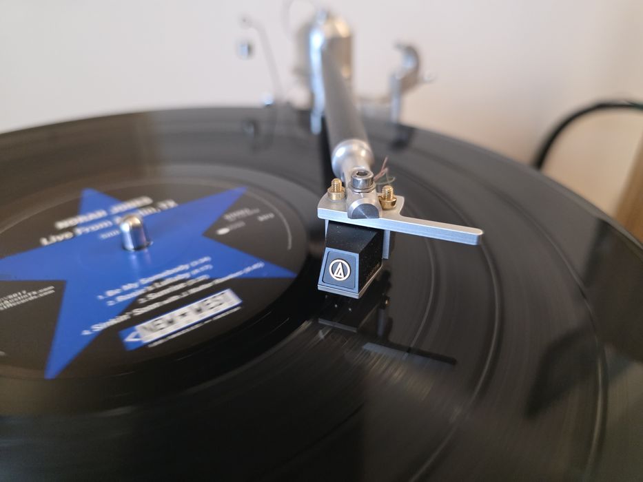 Gramofon referencyjny Clearaudio Champion Level II plus dodatki.