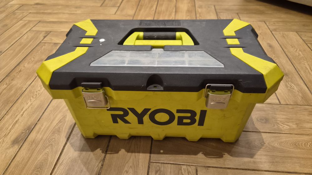 Ryobi skrzynka  walizka na narzędzia RTB19INCH