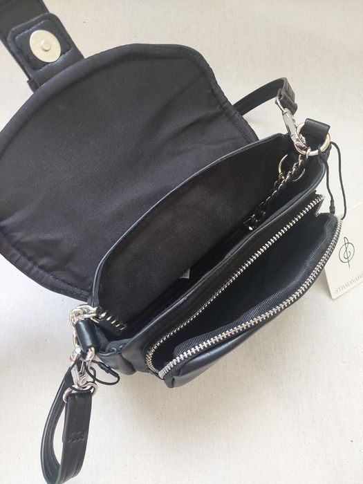 Czarna torebka Stradivarius