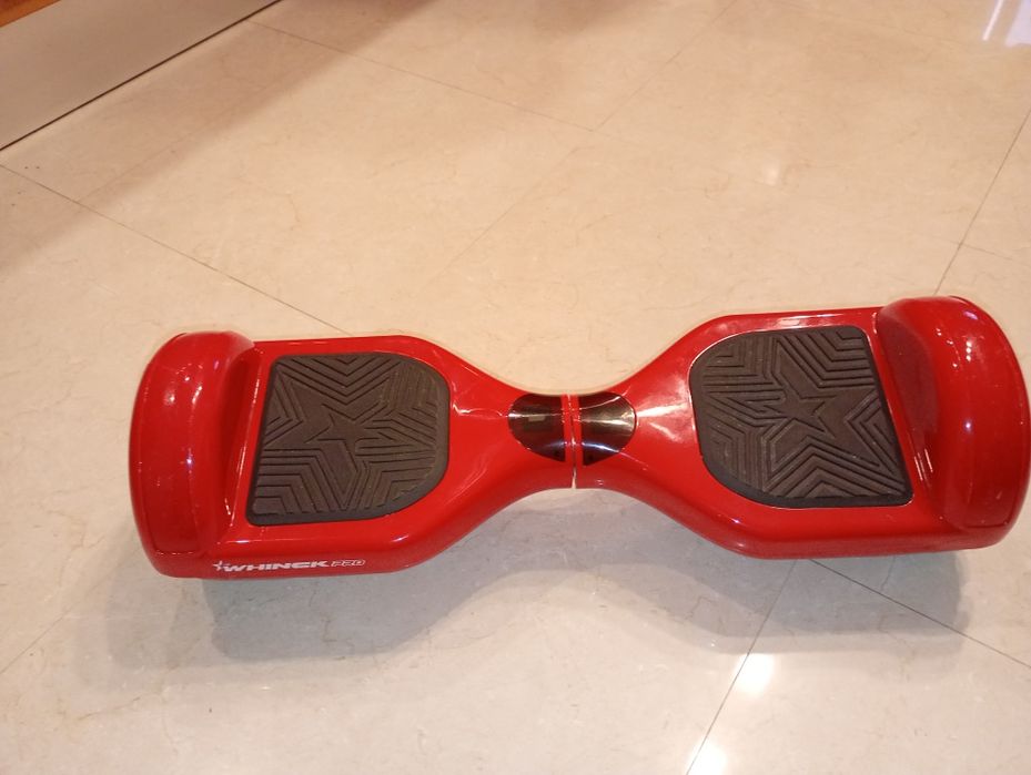 Hoverboard da marca WHINCK PRO. 



+3
O objeto na imagem é um hoverbo