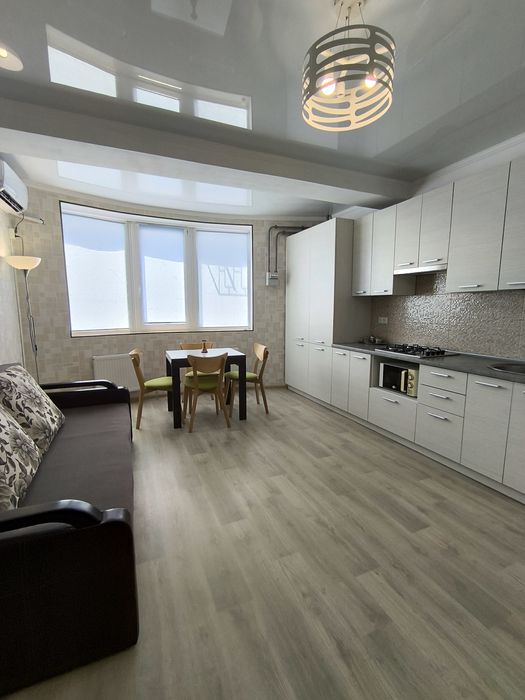 Сдам посуточно квартиру с видом на море .