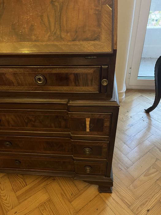 Vitrine-secretaria de madeira