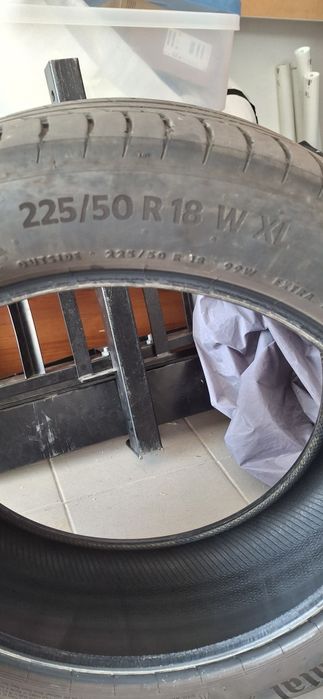 Pneu Continental PremiumContact 225/50R18