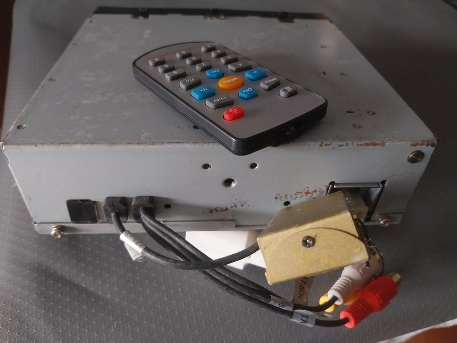 Auto radios  tft televisao / cd impecaveis