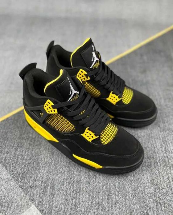 Jordan 4 Retro Thunder R.40