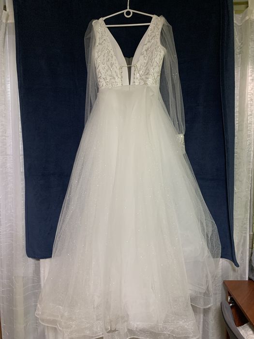 Нова весільна сукня