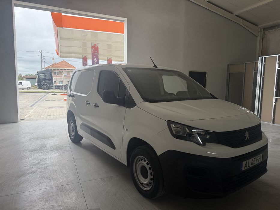 Peugeot Partner 1.5 HDI NACIONAL 2021/11 C/ Iva no Preço Só 74 Mil kms