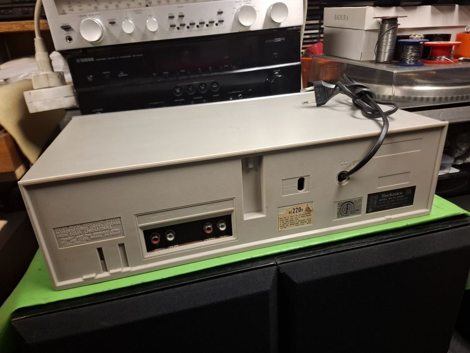 Magnetofon Technics M222