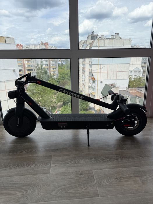 Електросамокат Crosser E9 Max у гарному стані