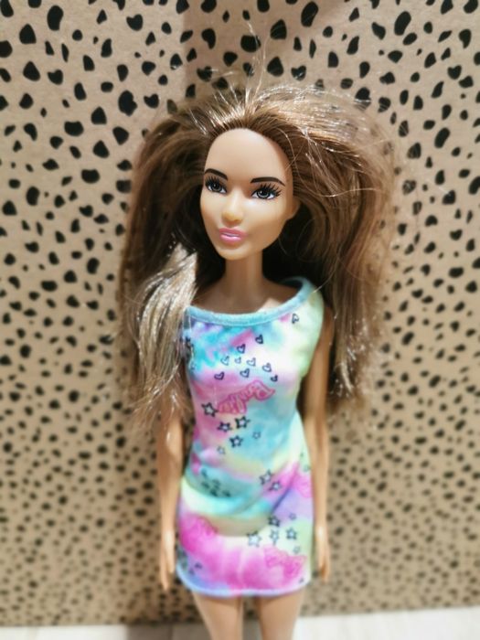 Barbie lalka w sukience w gwiazdki brunetka