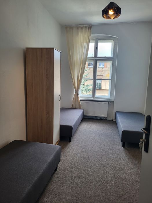 Wynajmę przestronny, jasny pokój – ul. Zagórze