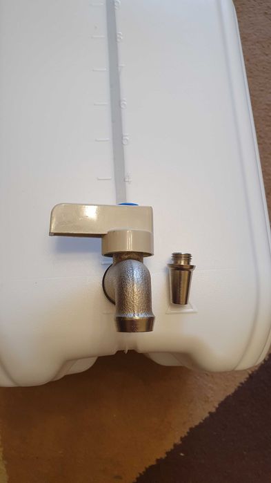 Каністра пластикова з краном 5, 10 та 20 л.