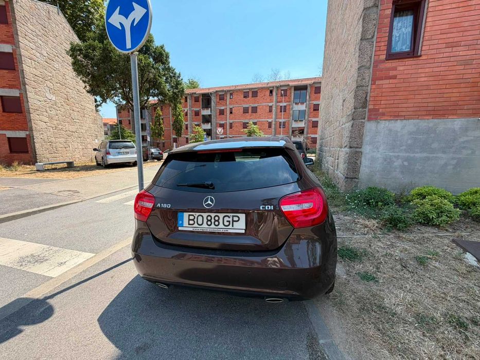 Mercedes-Benz A 180 — fotografia 2