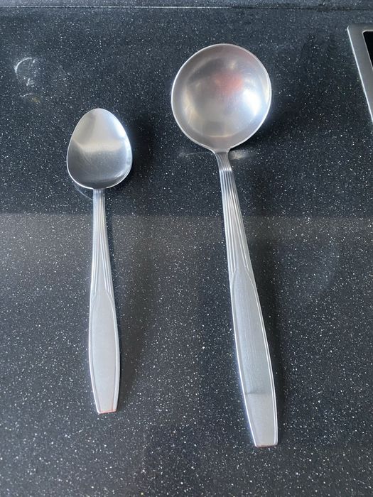 Talheres de servir refeição em inox
