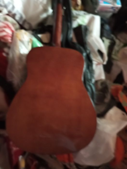 Guitarra folk Yamaha antiga