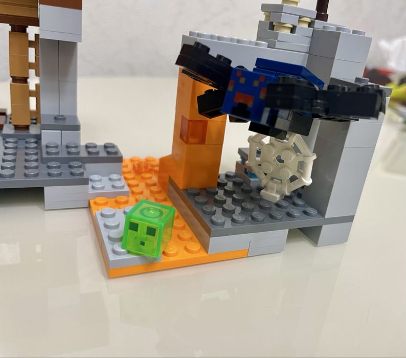 Оригінал! LEGO Minecraft покинута шахта