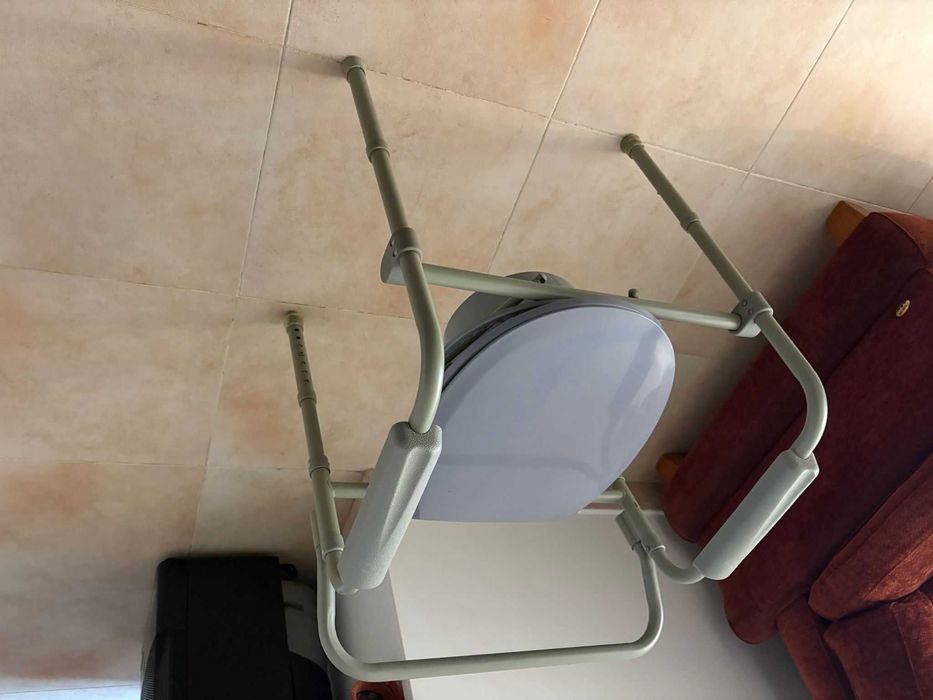 Cadeira Sanitária