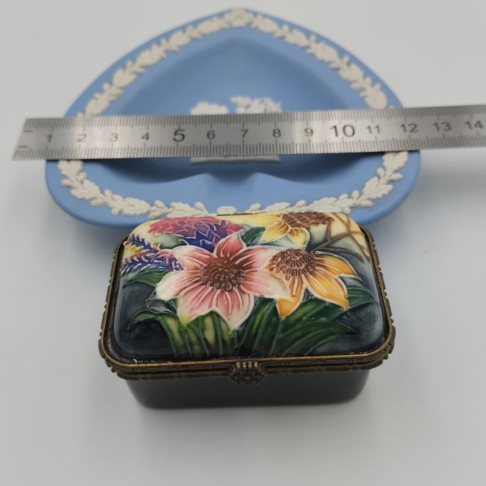 Таблетниця Old Tupton Ware/ та Попільничка Wedgwood