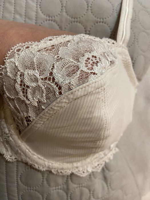 Biustonosz koronka  elast.75C