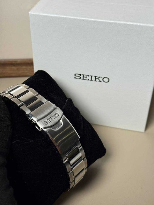 Годинник Seiko SNE589P1