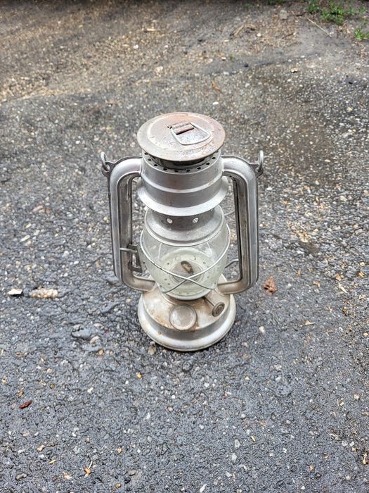 Stara lampa naftowa