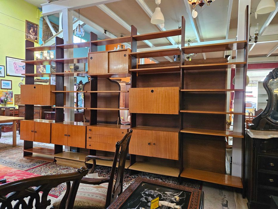 Enormíssimo estante vintage - Algumas marcas de uso