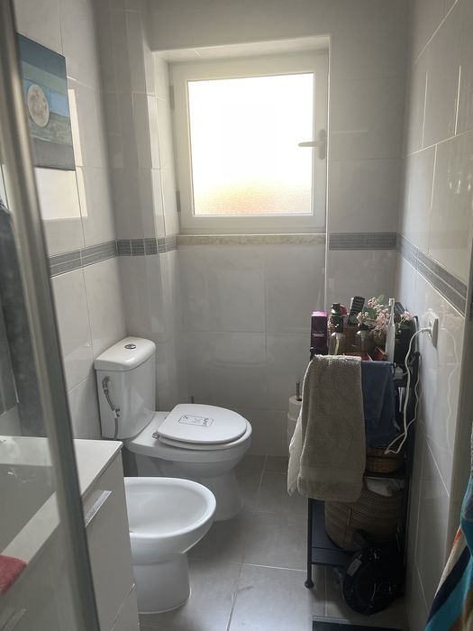 Alugar quarto !cama  sera opcional ! Disponivel de imediato