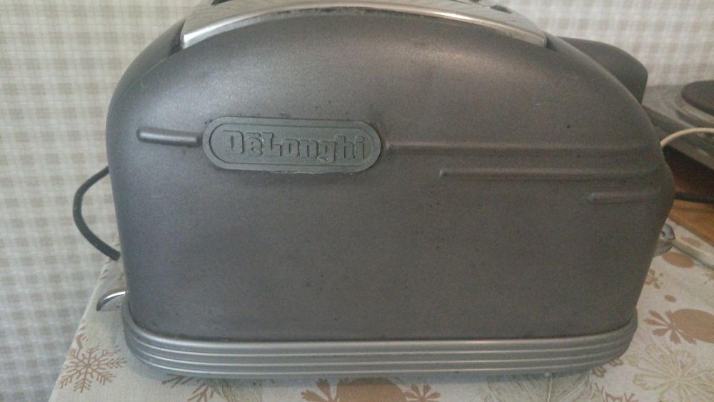 Тостер. DeLonghi.