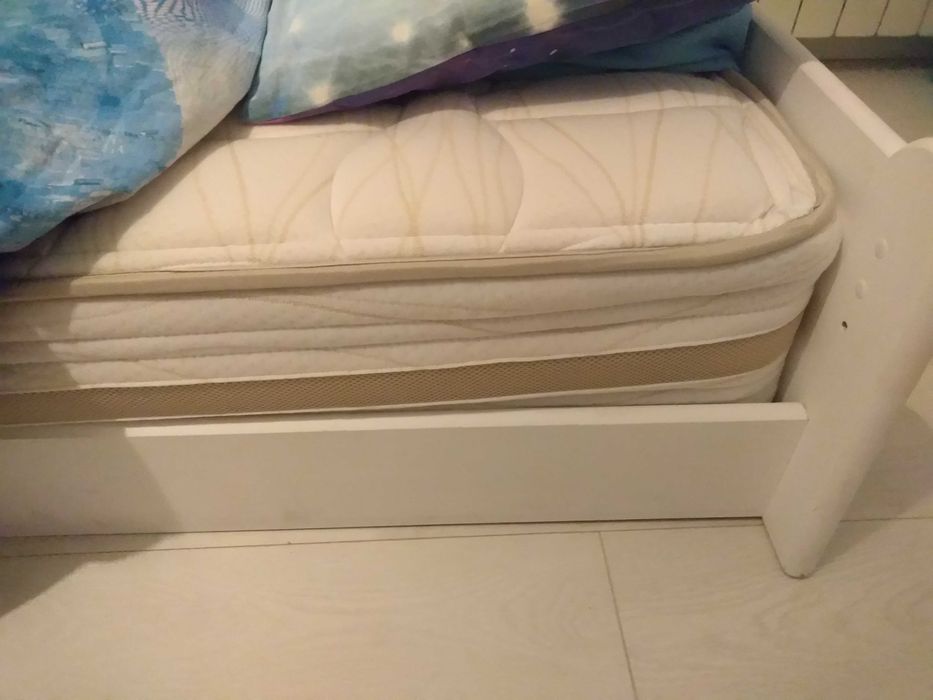 Cama criança com colchão