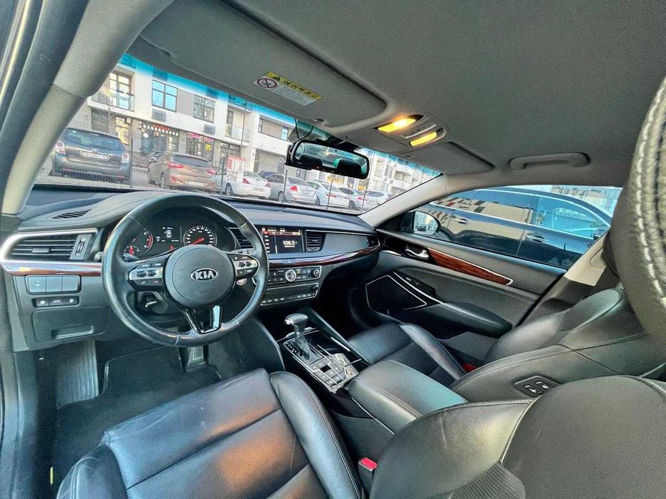 Автомобіль седан КІА  К7