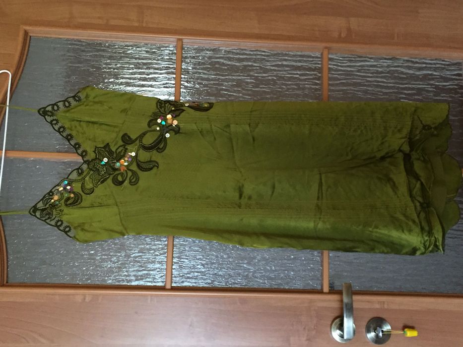 Sukienka w pięknym kolorze zielonym