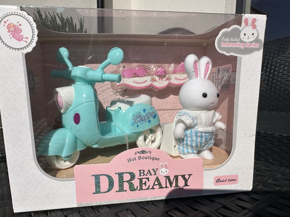 Króliczek ze skuterem jak Sylvanian Families