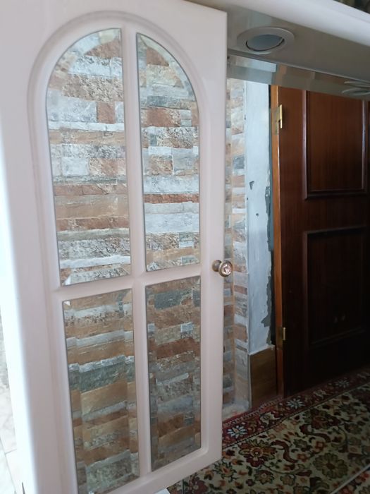 Mirror with cabinet64585682896642122