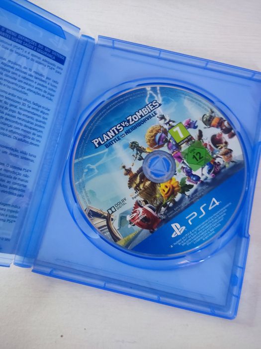 Jogos para PS4 ( Fifa, COD, Plants VS Zombies))