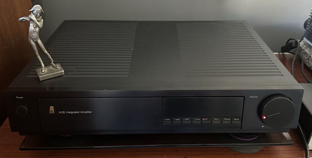 Acoustic Research A-05 Integrated Amplifier