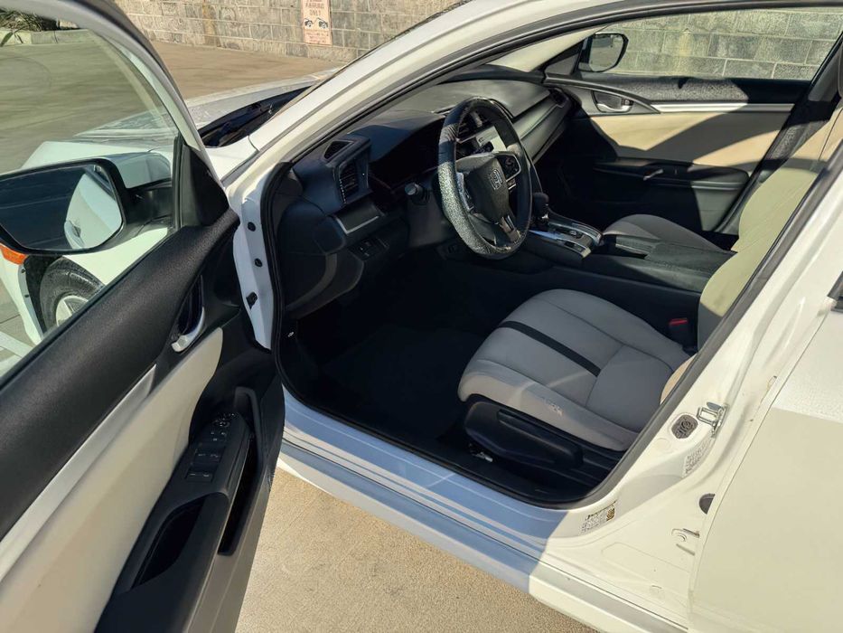 Honda Civic LX      2019