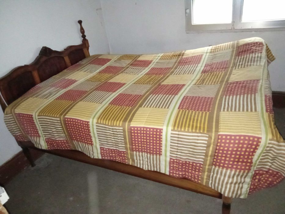 5 carpetes + cobertores tudo como novo em bom estado