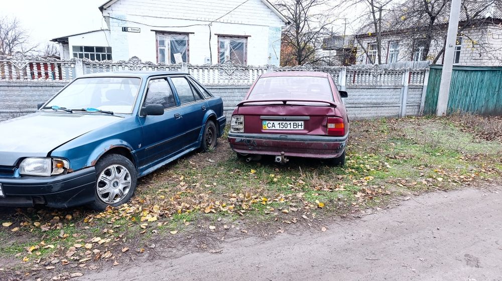 Продам две машины ford escort opel vectra