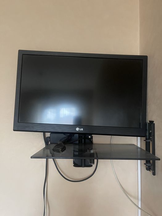 Продам телевизор LG 26 диагональ