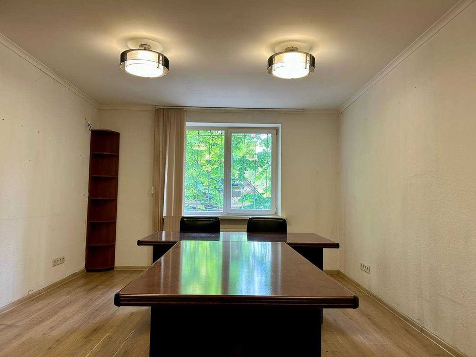 Приміщення з ремонтом та окремим входом, Ворзель, Київська область.