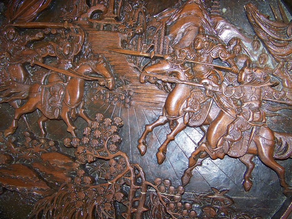 bar chinês + mesa e 3 bancos + arca em madeira talhada+ candeeiro