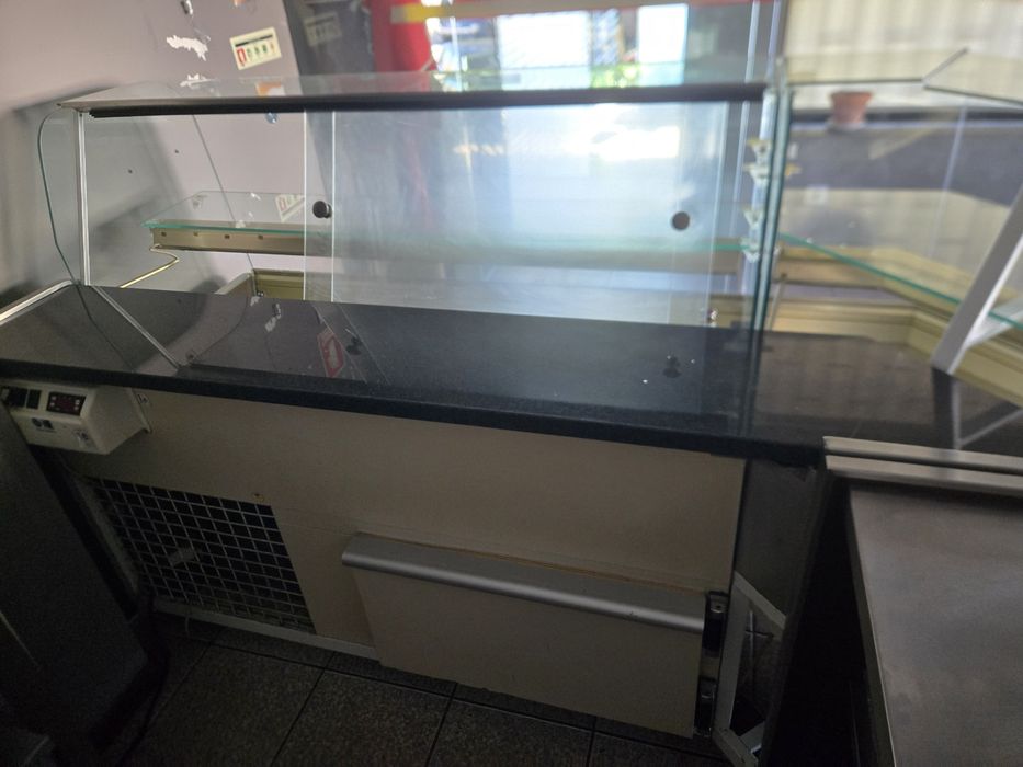 Balcões e vitrine refrigerados